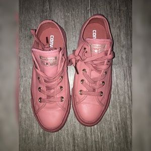 Nude pink converse